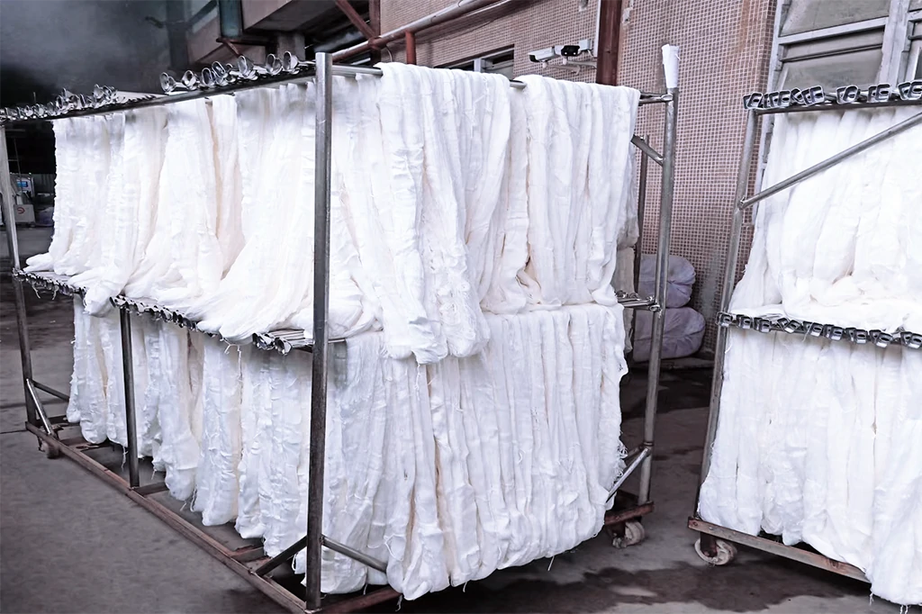 YM THREAD sweater workship