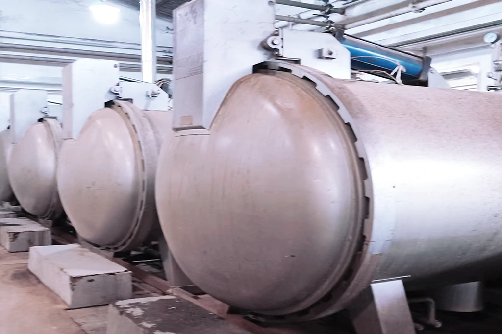 YM THREAD sweater workship